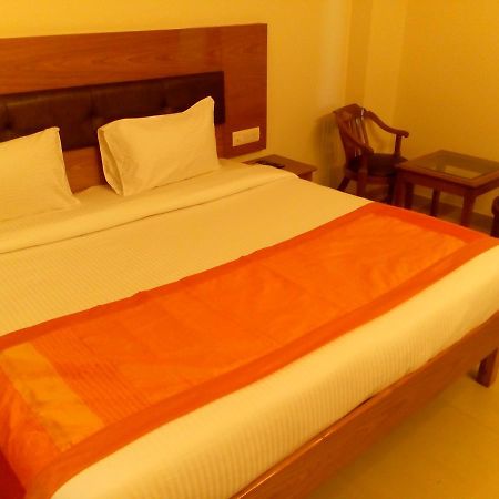 Red Carpet Hotels Noida Exterior foto